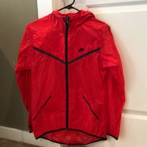 NWOT Nike women’s windbreaker